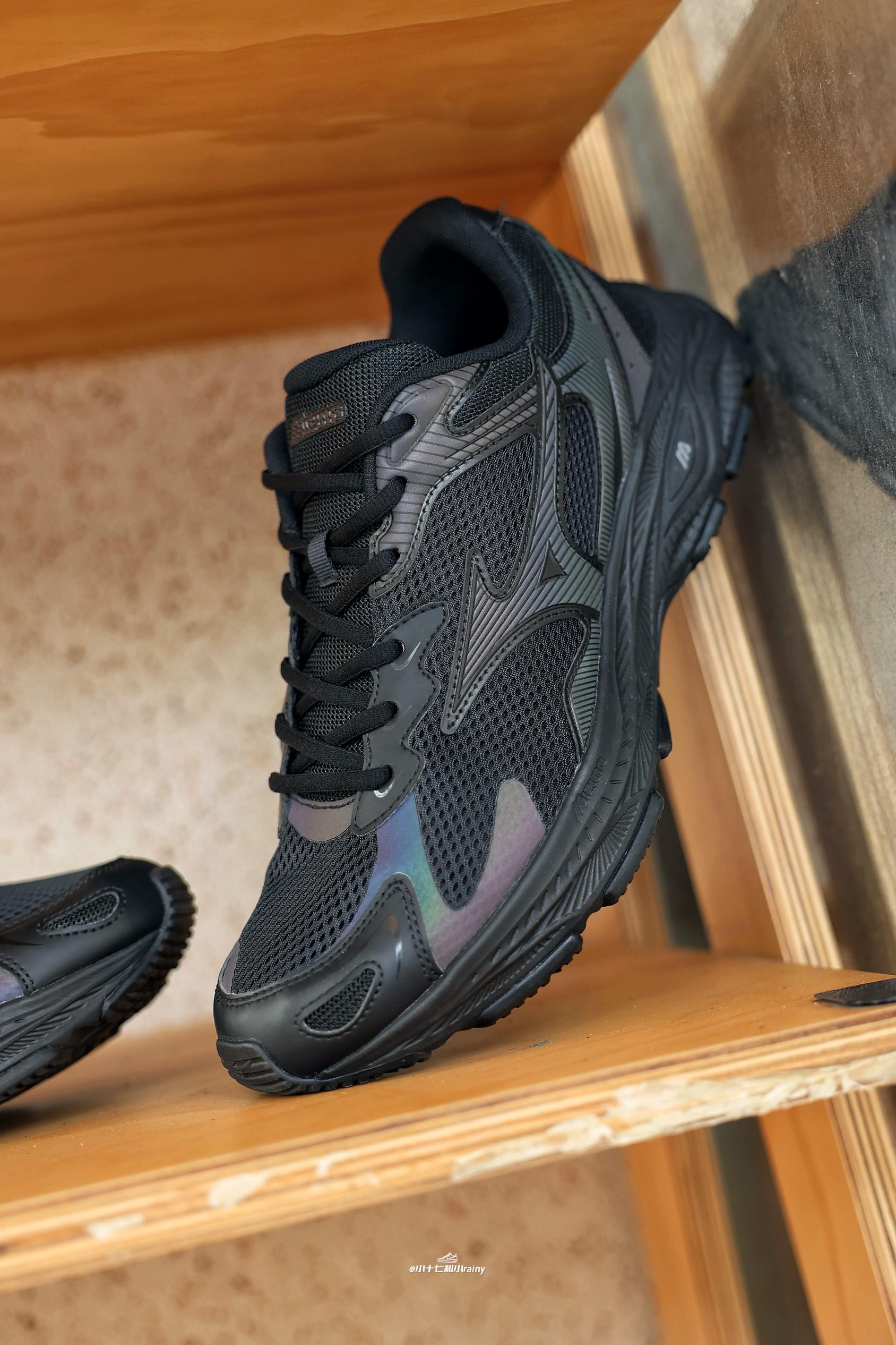 从街头到山野,Mizuno Racer S复古跑鞋,一鞋解锁多元场景